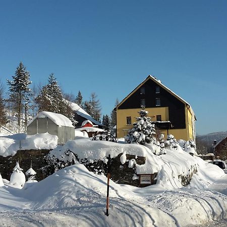 Ferienwohnungen "Am Schloessel" 오베르비젠탈 외부 사진